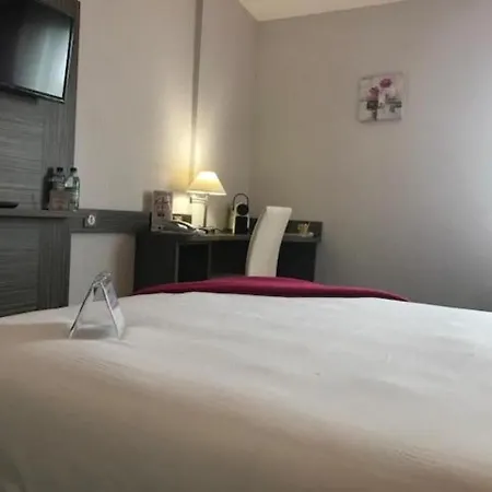 Kyriad Saint Chely D'apcher - Aire De La Lozere 3*