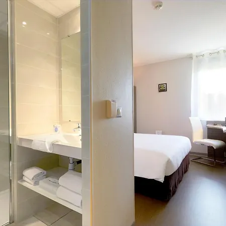 Kyriad Saint Chely D'apcher - Aire De La Lozere 3*