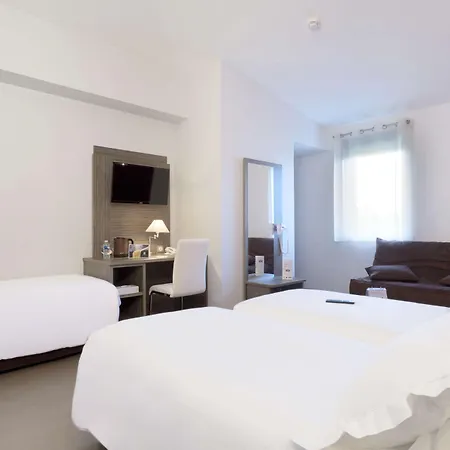 Hotell Kyriad Saint Chely D'apcher - Aire De La Lozere Albaret-Sainte-Marie