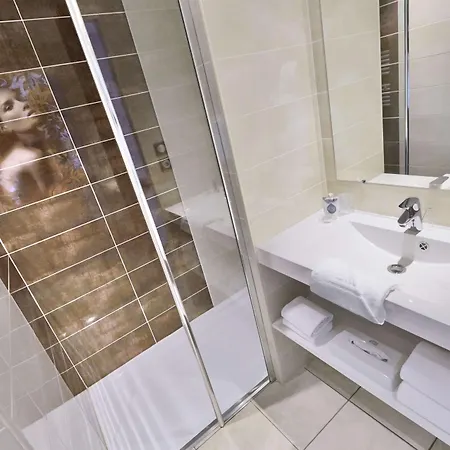 Kyriad Saint Chely D'apcher - Aire De La Lozere Hotel Albaret-Sainte-Marie