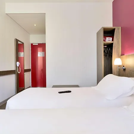 圣切里德浦切尔基利亚德 - 艾尔德拉洛泽尔酒店