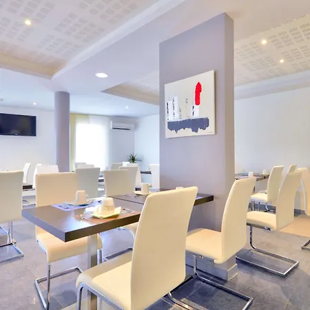 Kyriad Saint Chely D'apcher - Aire De La Lozere Hotell