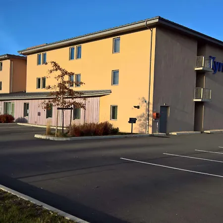 Kyriad Saint Chely D'apcher - Aire De La Lozere 3*