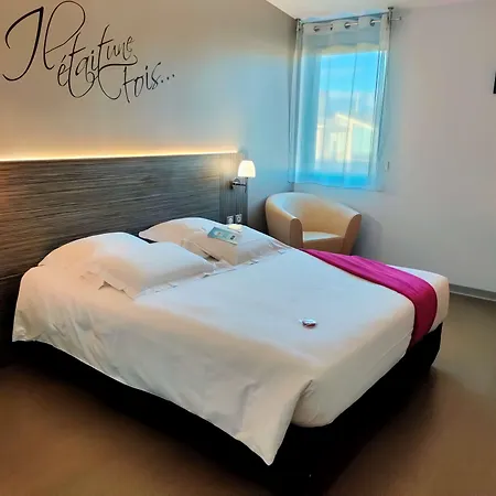 Hotel Kyriad Saint Chely D'apcher - Aire De La Lozere