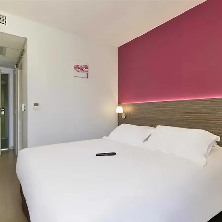 Kyriad Saint Chely D'apcher - Aire De La Lozere 3* Albaret-Sainte-Marie