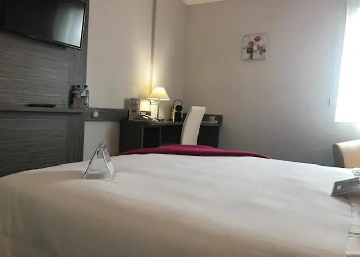 Kyriad Saint Chely D'apcher - Aire De La Lozere 3*