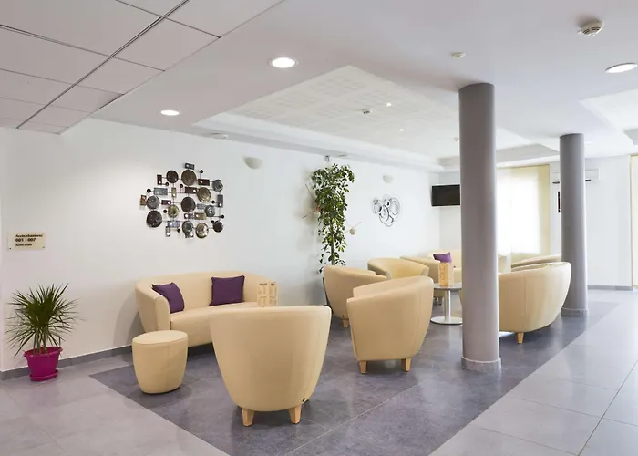 Kyriad Saint Chely D'apcher - Aire De La Lozere