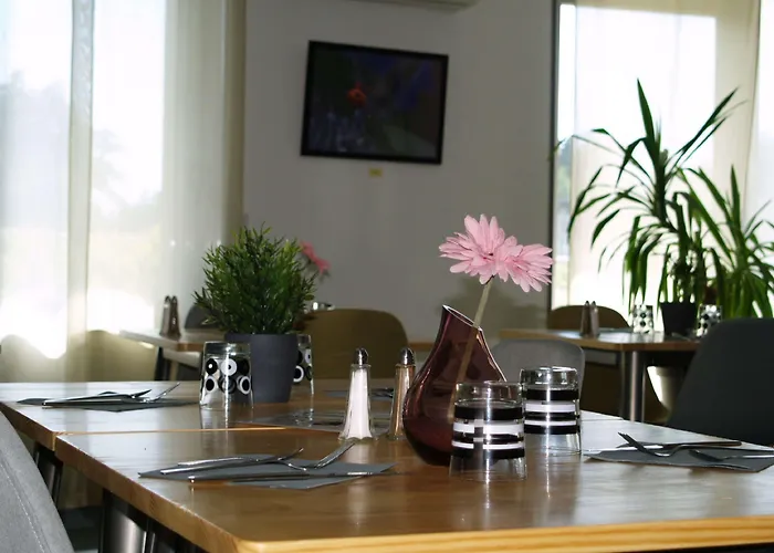 Ξενοδοχείο Kyriad Saint Chely D'apcher - Aire De La Lozere 3*